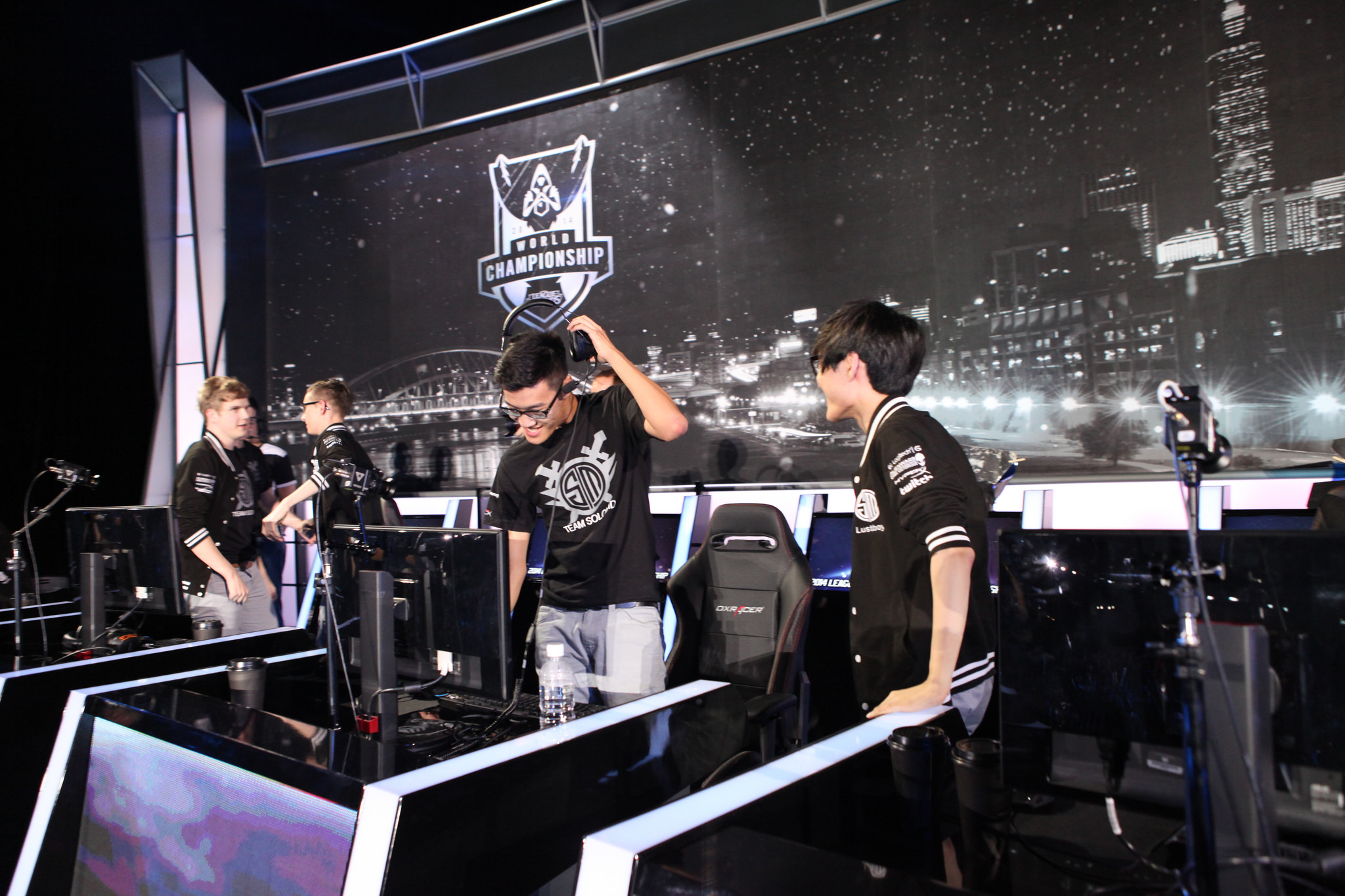 王者荣耀小游戏端开测，1亿月活产品布局，小游戏进入大DAU时代？